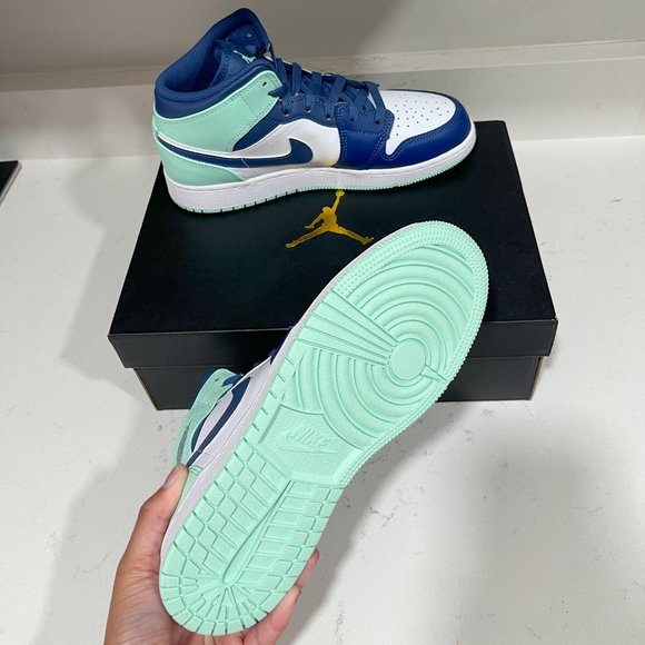 Nike Jordan 1 Navy Blue - Picture 13 of 16